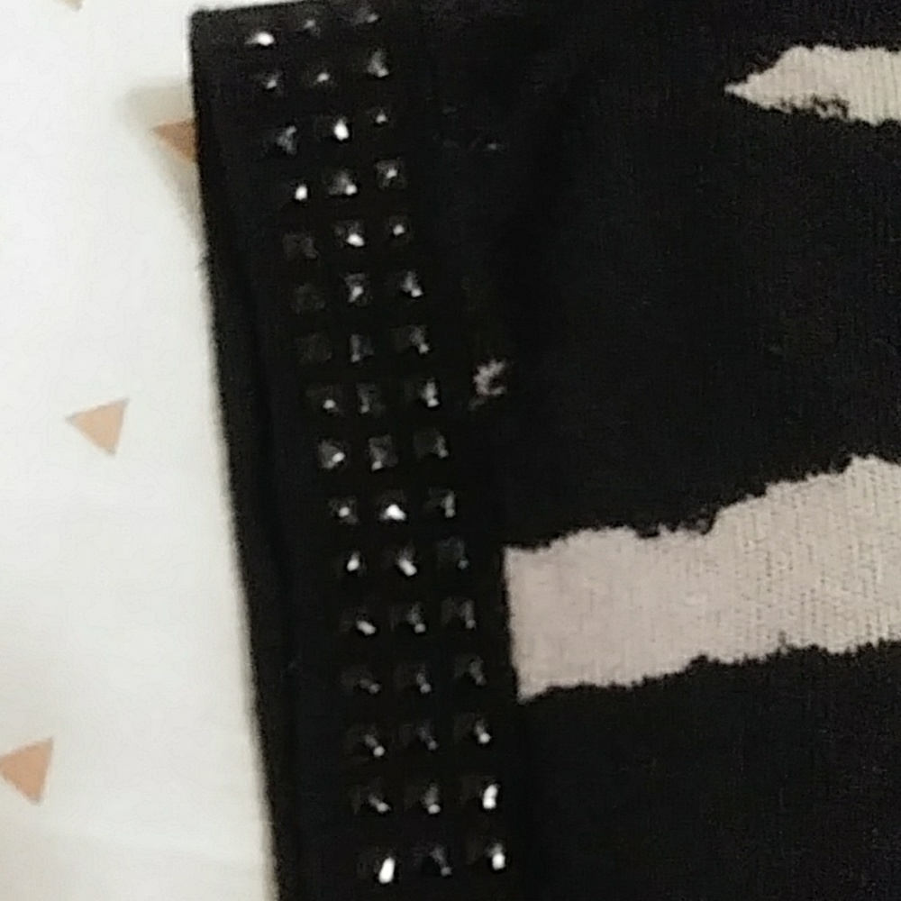 Top - Picture 3 of 6